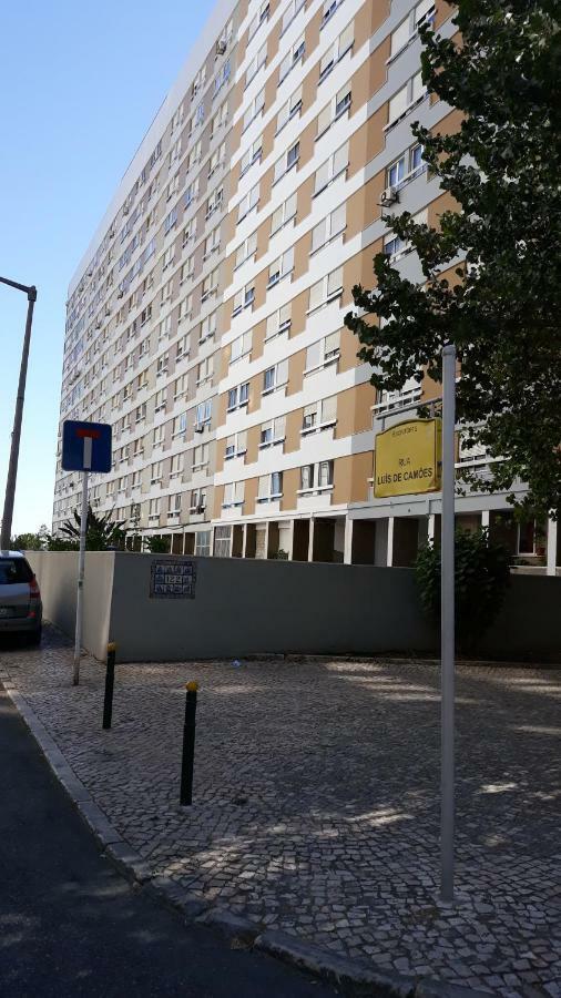 Apartment In Portela Near The Airport Lisboa Exteriör bild